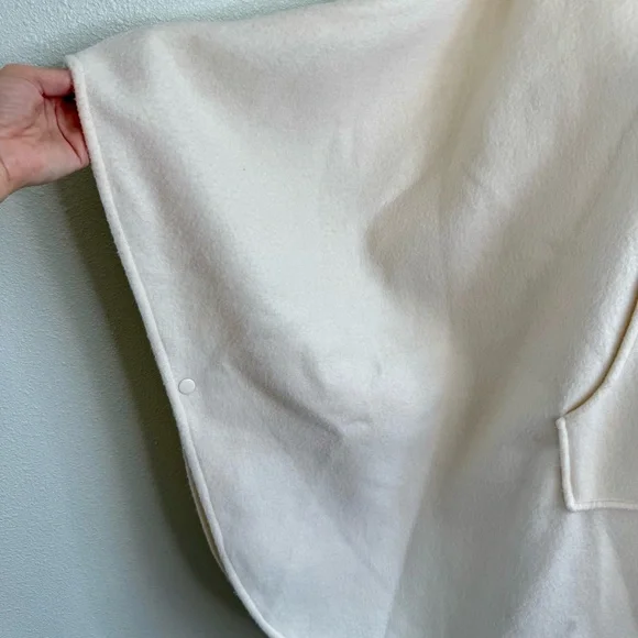 Bridge Gate Ivory Women's Hooded Cape/Poncho Size S - Picture 4 of 9